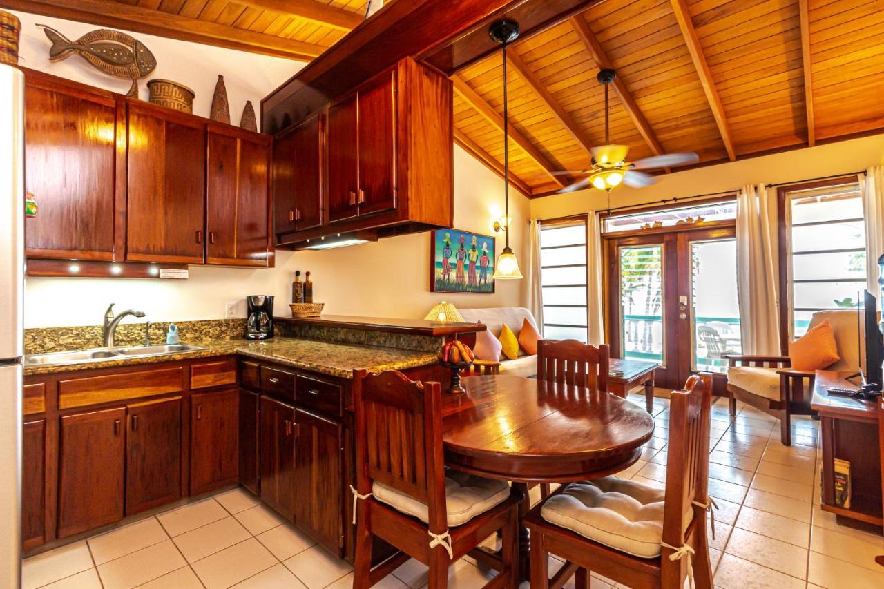 Coral Bay Villas San Pedro  Exterior photo