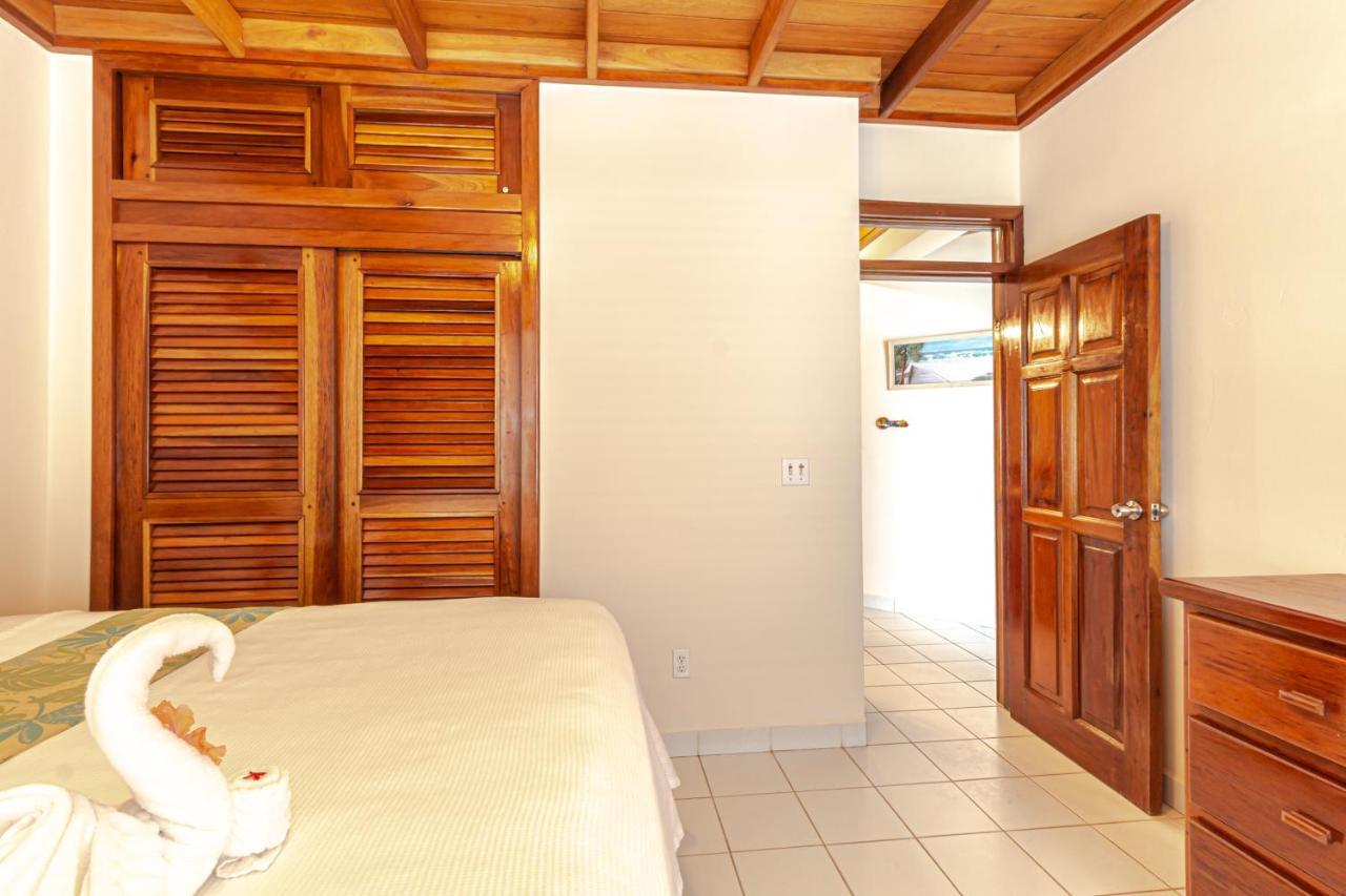 Coral Bay Villas San Pedro  Exterior photo